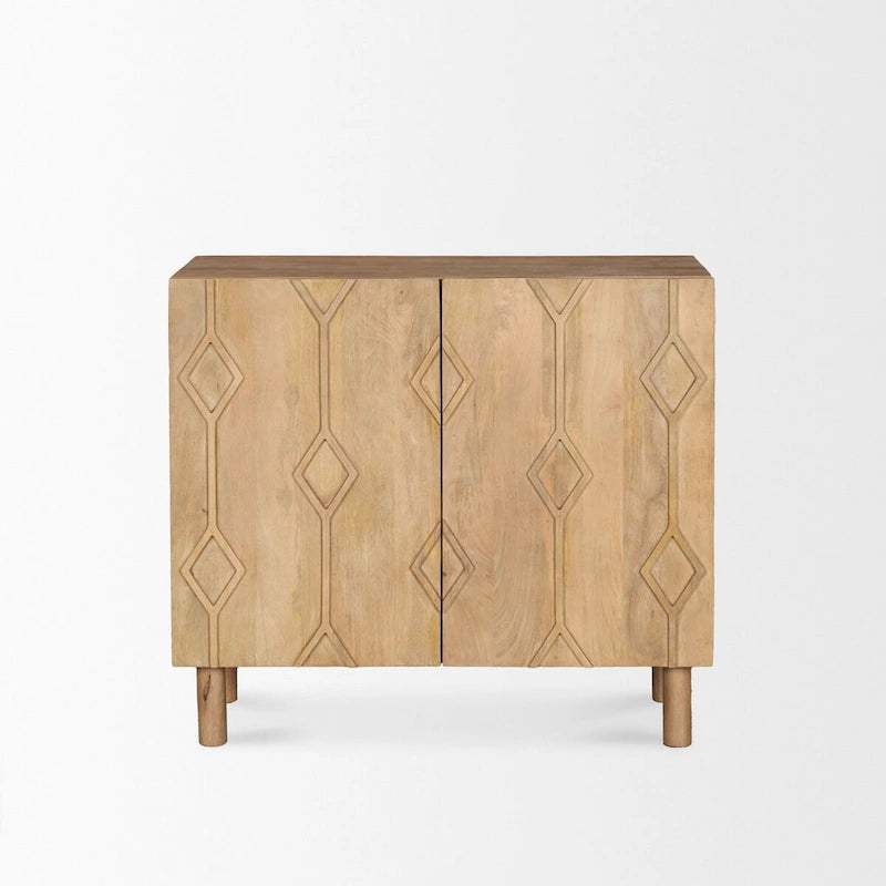Buffet d'appoint en bois massif brun clair avec portes sculptées motif losanges et étagère intérieure