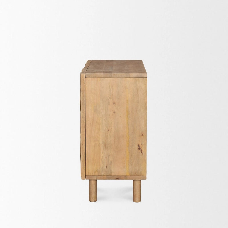 Buffet d'appoint en bois massif brun clair avec portes sculptées motif losanges et étagère intérieure