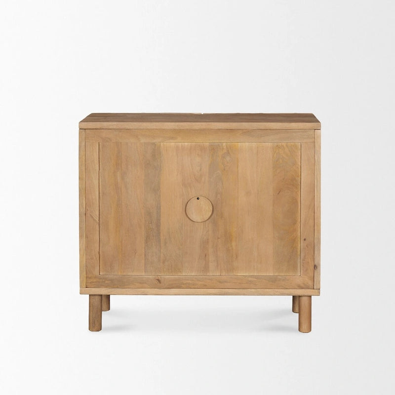 Buffet d'appoint en bois massif brun clair avec portes sculptées motif losanges et étagère intérieure