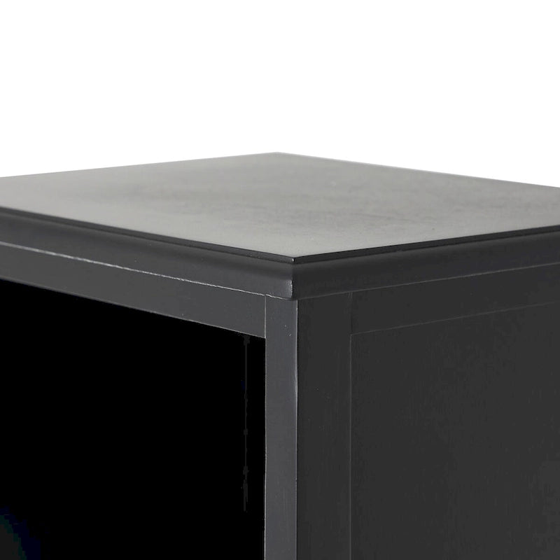 Meuble de rangement noir avec 3 étagères ouvertes, 2 tiroirs en rotin et poignées dorées